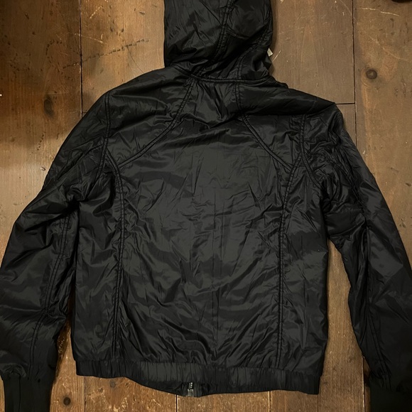 Lululemon Athletica Black lightweight Puffer Jacket size 8 - Picture 3 of 5